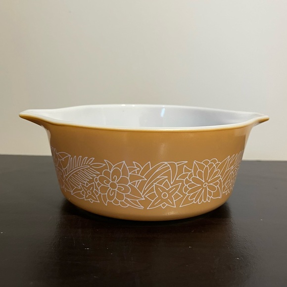 Vintage Pyrex small woodland casserole dish - Picture 2 of 7